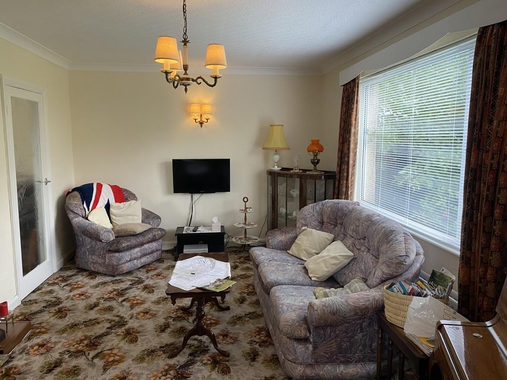 Fell Close, Oxenholme 3 bed semidetached house for sale £200,000