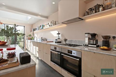 69 Waldo Road, London, NW10 6AU