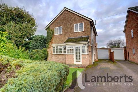 44 Holt Gardens, Studley, B80 7NU