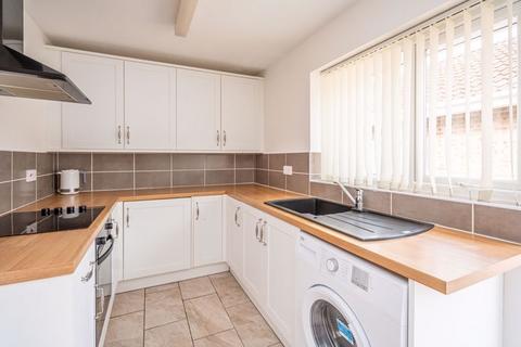 2 bedroom detached bungalow to rent - Tasman Grove, Perton, Wolverhampton