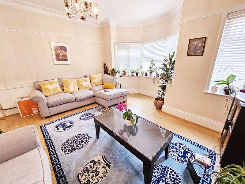 Wheelwright Road, Erdington, Birmingham, B24 8PB 4 bed semidetached