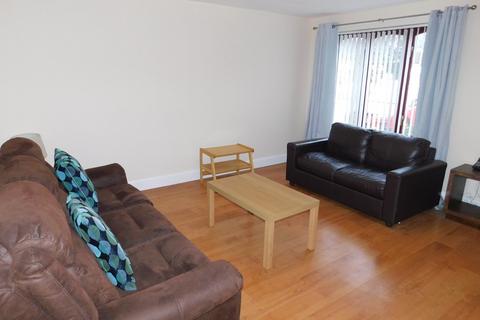 2 bedroom end of terrace house to rent, Foxknowe Place, Livingston