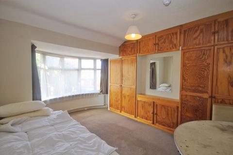 89 Middleton Avenue, Greenford, UB6 8BW