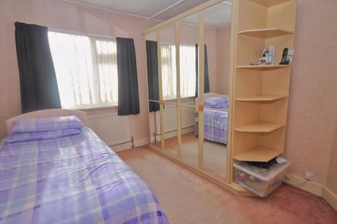 16 Ravenor Park Road, Greenford, UB6 9QX
