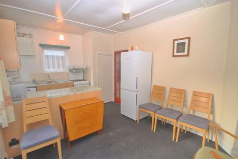 16 Ravenor Park Road, Greenford, UB6 9QX