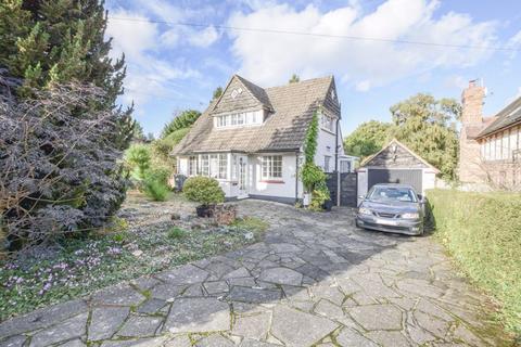 11 The Meadows, Orpington, BR6 6HS
