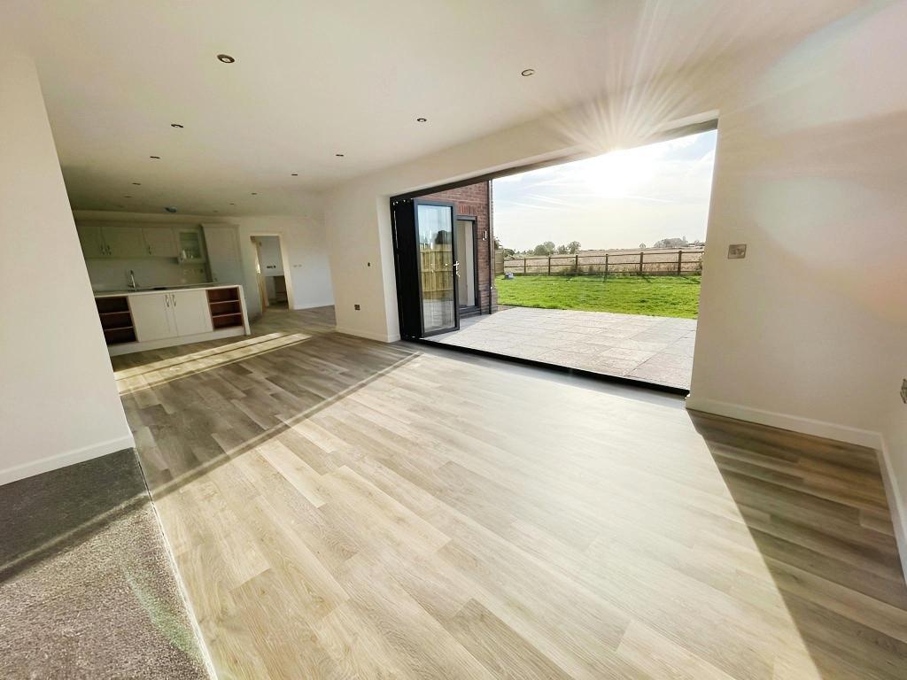 Broadgate, Whaplode drove, Spalding, PE12 0TN 4 bed detached house for sale £450,000