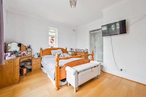 67 Ravensbourne Park Crescent, London, SE6 4YB