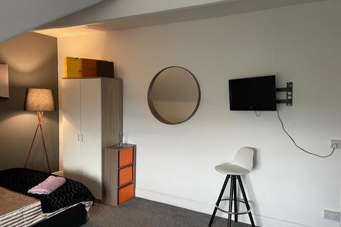 undefined, Leeds LS15
