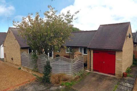 2 bedroom bungalow for sale - Knoll Close, Sherington, Newport Pagnell, MK16