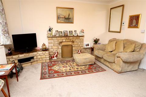 2 bedroom bungalow for sale - Knoll Close, Sherington, Newport Pagnell, MK16