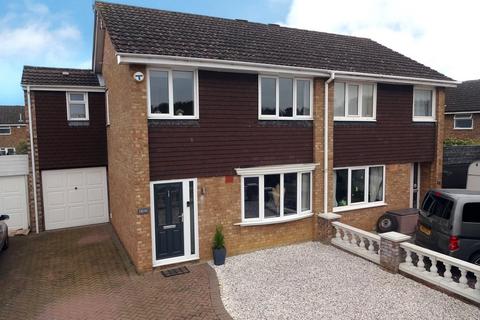 15 Carlyle Close, Newport Pagnell, MK16 8PZ