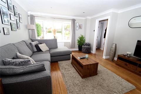 15 Carlyle Close, Newport Pagnell, MK16 8PZ