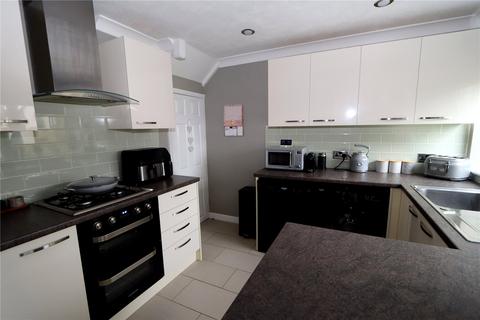 15 Carlyle Close, Newport Pagnell, MK16 8PZ