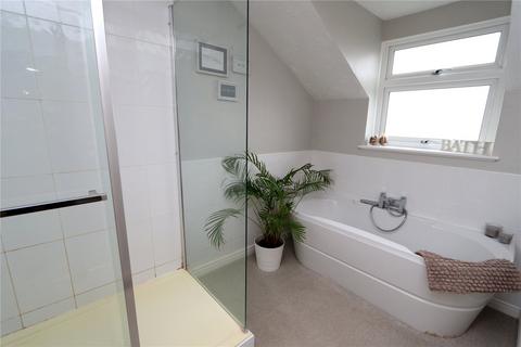 15 Carlyle Close, Newport Pagnell, MK16 8PZ
