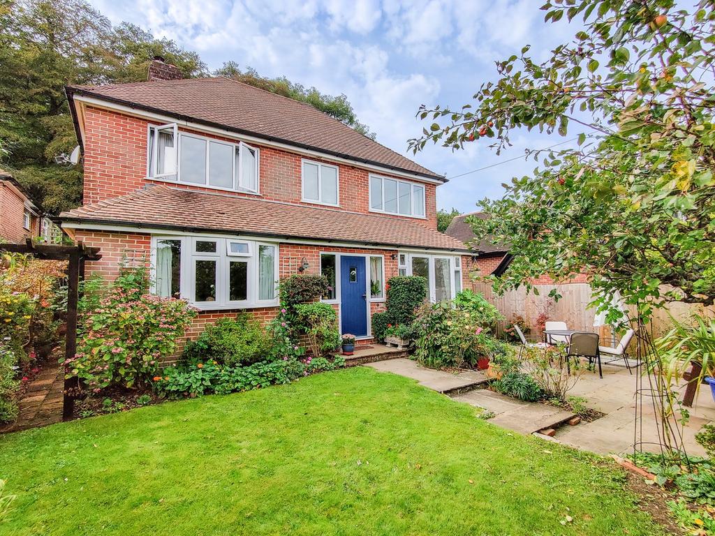 Emery Down, Lyndhurst, SO43 4 bed detached house for sale £875,000