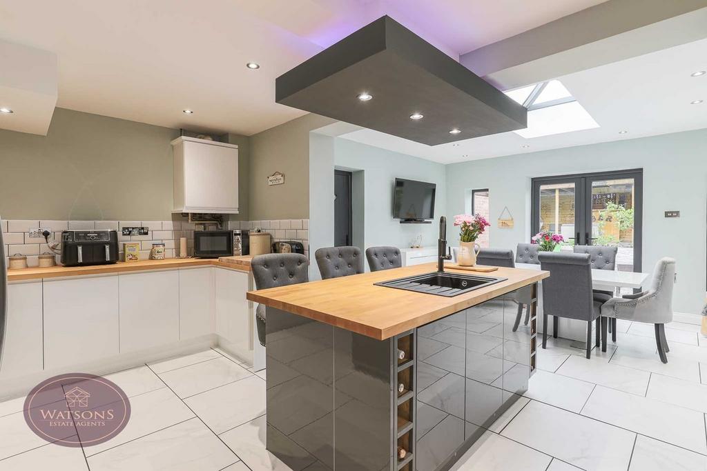 Fairview Avenue, Underwood, Nottingham, NG16 3 bed detached house for