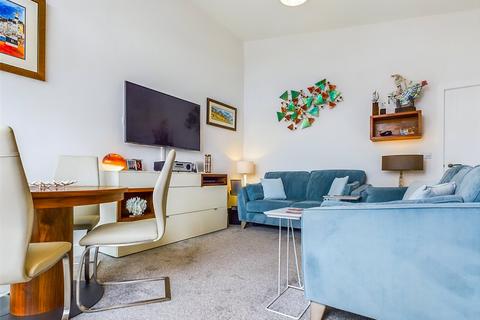 1 bedroom apartment for sale - Newtown House, Waterford Road, Highcliffe, Dorset, BH23