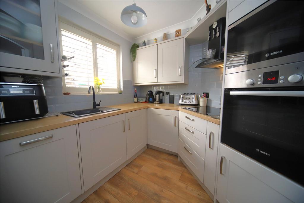 Balmoral Road, WestcliffonSea, Essex, SS0 2 bed retirement property