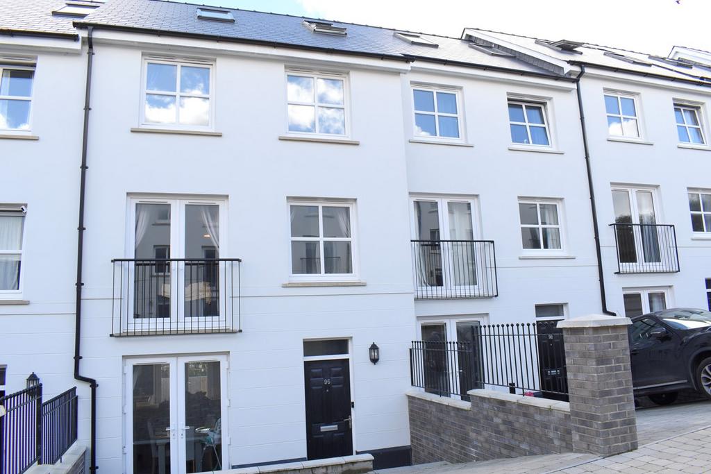 Kensington Gardens, Haverfordwest, SA61 4 bed terraced house for sale