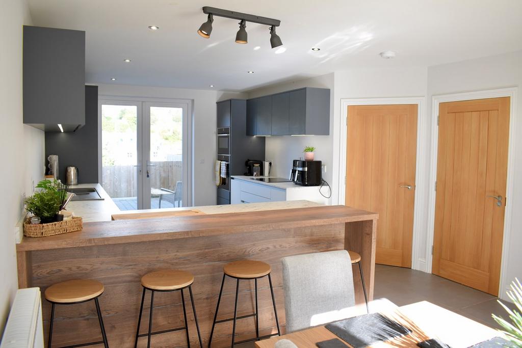 Kensington Gardens, Haverfordwest, SA61 4 bed terraced house for sale