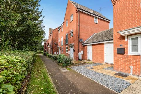 3 bedroom semi-detached house for sale - Robins Meadow, Evesham