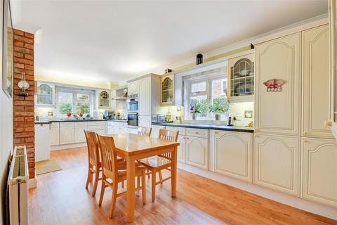 5 bedroom detached house for sale, South View Road, Danbury, Chelmsford