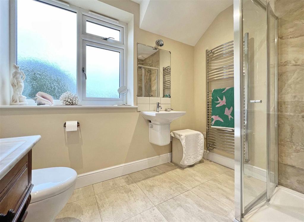 En-Suite b.jpg