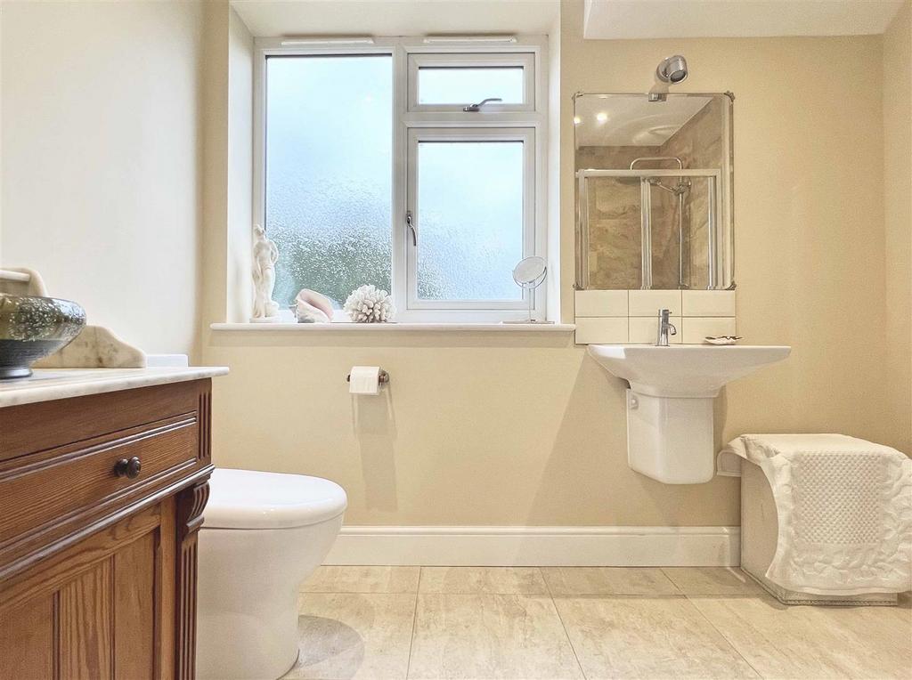En-Suite c.jpg