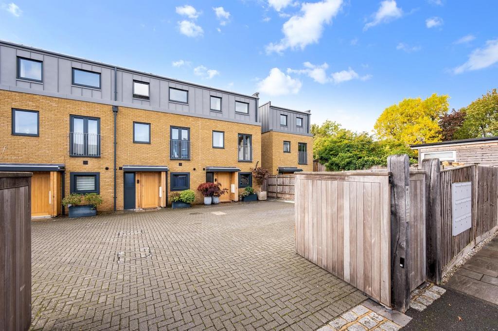 Timberyard mews