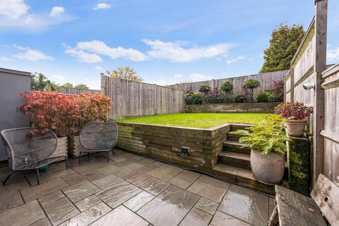 1 Timberyard Mews, Worcester Park, KT4 8FS