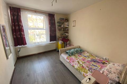 1100 High Road, Romford, RM6 4AB