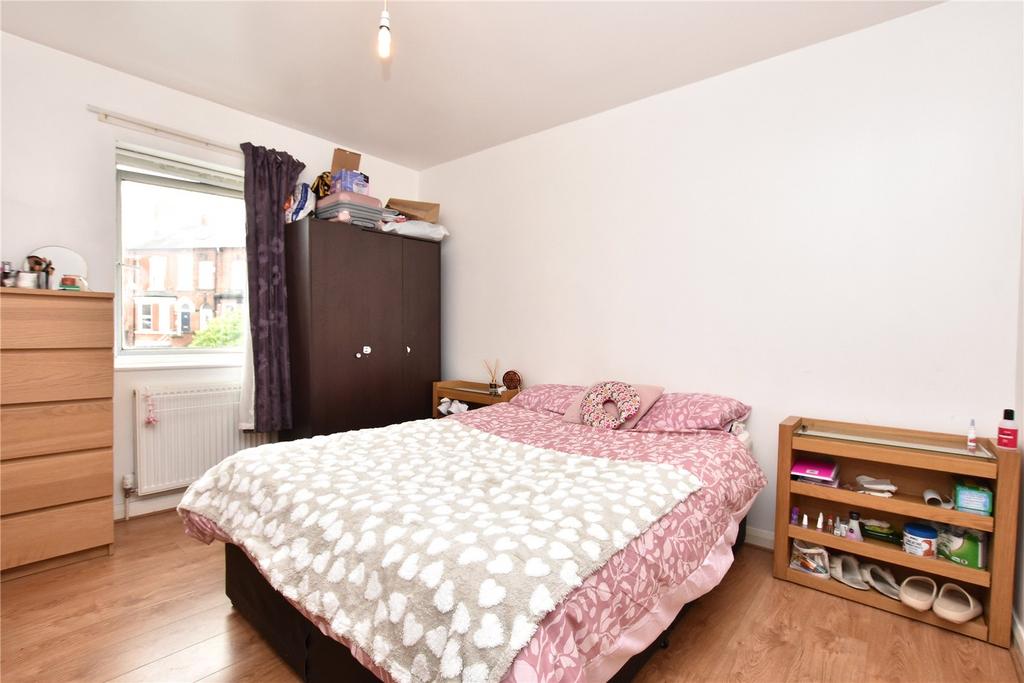 Belle Vue Road, Leeds, West Yorkshire 3 bed end of terrace house for sale £199,000