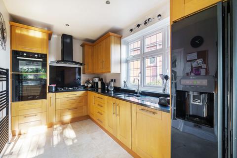 4 bedroom detached house for sale, Bradford Road, Wakefield, West Yorkshire