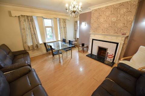 1 bedroom in a house share to rent, 5 Sefton Court