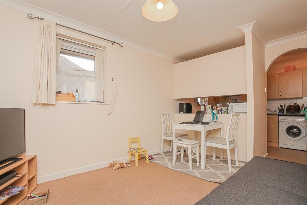 Dining Area Diff Angle.jpg