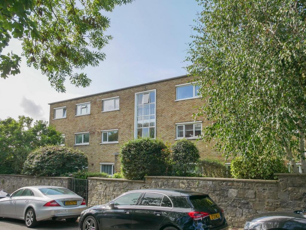 Albany Court, Beach Road, Penarth 3 bed flat for sale £299,950