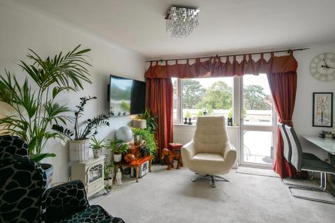 Flat 30, Albany Court Beach Road, Penarth, CF64 1JU
