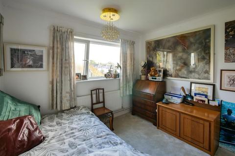 Flat 30, Albany Court Beach Road, Penarth, CF64 1JU