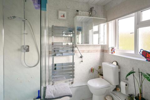 Flat 30, Albany Court Beach Road, Penarth, CF64 1JU