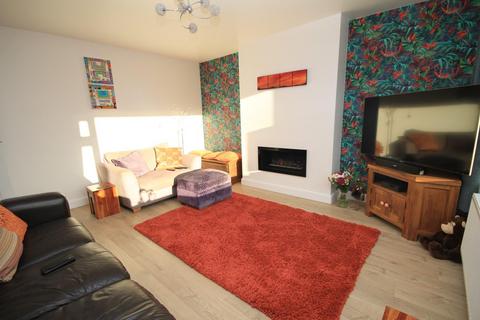 2 Brackendale Parade, Bradford, BD10 0SR