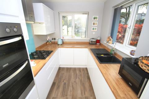 2 Brackendale Parade, Bradford, BD10 0SR