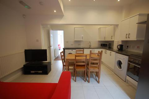 5 bedroom terraced house to rent - Mistletoe Street, Durham City