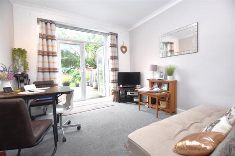 25b Anerley Road, Westcliff-on-sea, SS0 7HJ