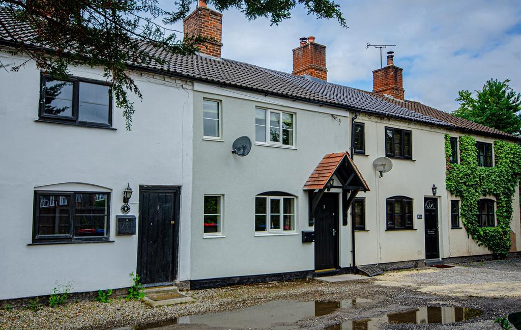 Chester Road, Hartford, Northwich, CW8 2 bed cottage to rent £900 pcm