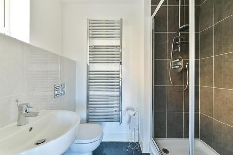 27 Parkview Way, Epsom, KT19 8FA