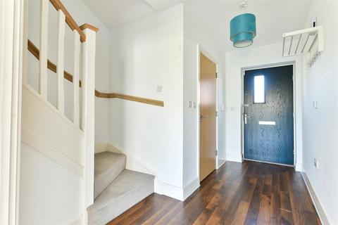27 Parkview Way, Epsom, KT19 8FA