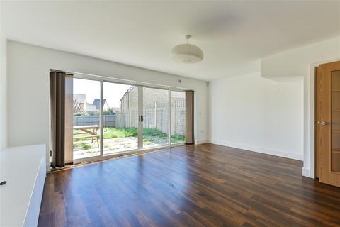 27 Parkview Way, Epsom, KT19 8FA