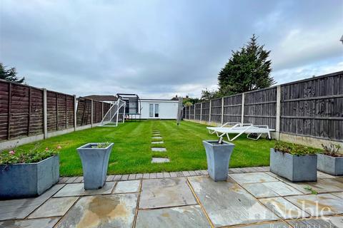 3 bedroom detached house for sale - Candover Road, Hornchurch