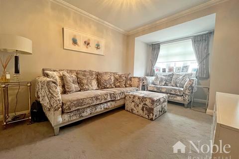 3 bedroom detached house for sale - Candover Road, Hornchurch